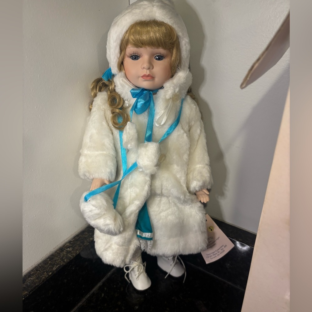 Musical Victoria Ipex Winona Doll VIC-3236M